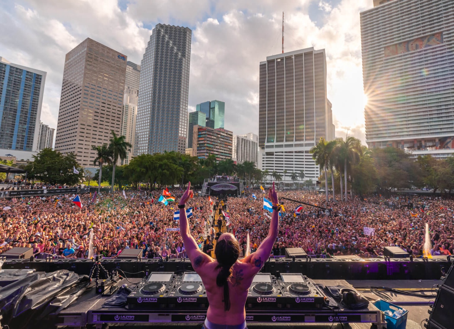 Видеоотчёт: Ultra Music Festival 2018